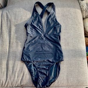 Albion Fit black one piece size L